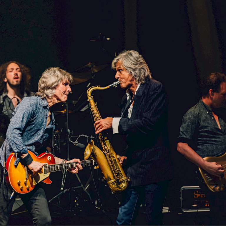 The Dire Straits Experience – The Long Highway Tour in de Maaspoort — Muziek in Limburg
