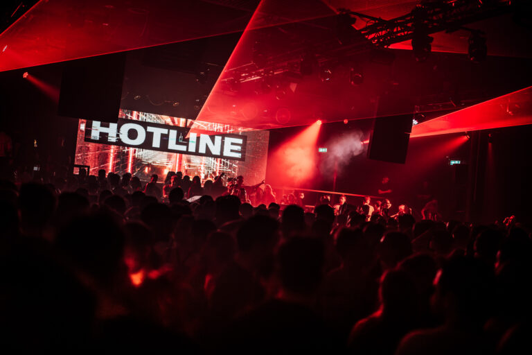 Hotline Presents Lisa Korver & Paige Tomlinson — markt-eten in Limburg