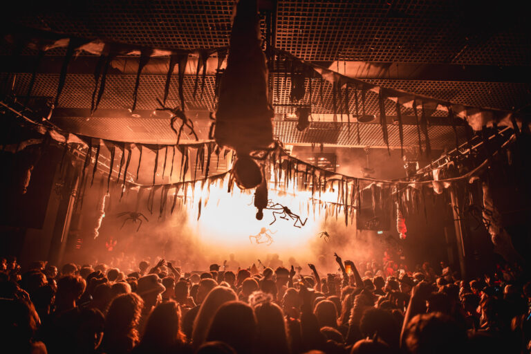 Complex Halloween with Ferreck Dawn / Ammé / Max Kilian / Noah de la Croix — Muziek in Limburg